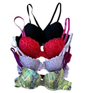 New Savage X Fenty 32A Four Bra Bundle
